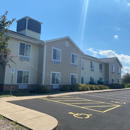 Americinn By Wyndham Oshkosh Zewnętrze zdjęcie