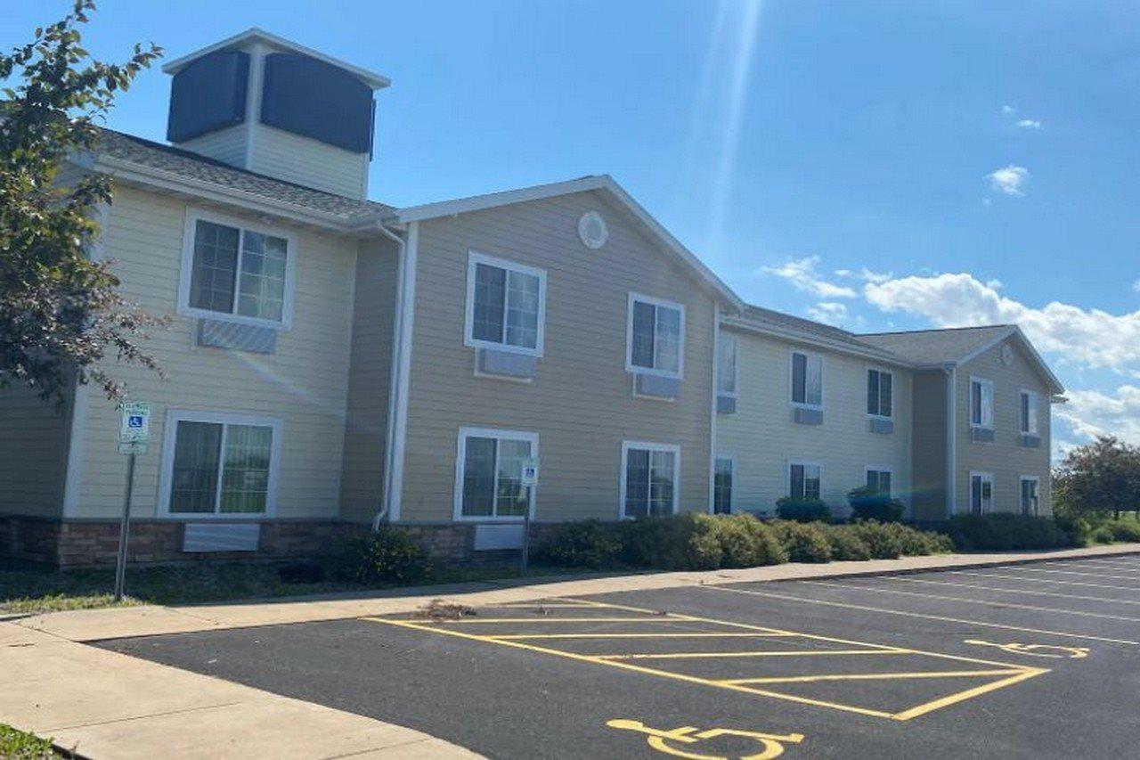 Americinn By Wyndham Oshkosh Zewnętrze zdjęcie